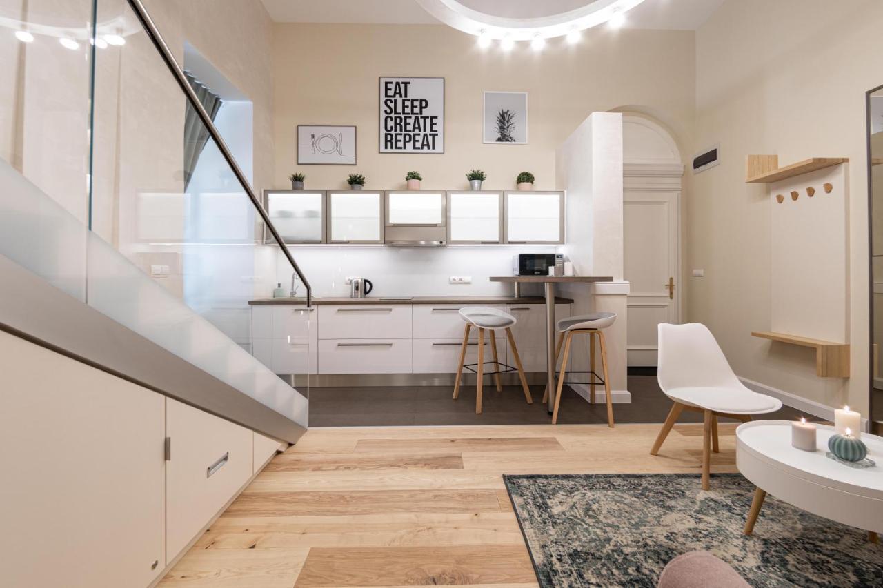 Ozone One Apartment Budapest Bagian luar foto